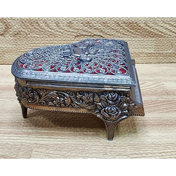 Vintage Music trinket Piano box by Ormolu wind up 4 x 3 1/2” - Picture 4 of 10